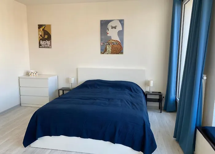 Apartment Cozy With Garage In The Center